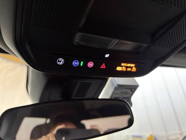 Used 2025 Chevrolet Equinox LT FWD image 32