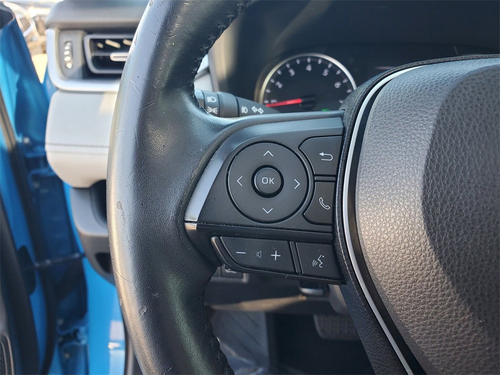 Used 2020 Toyota RAV4 XLE Premium image 23