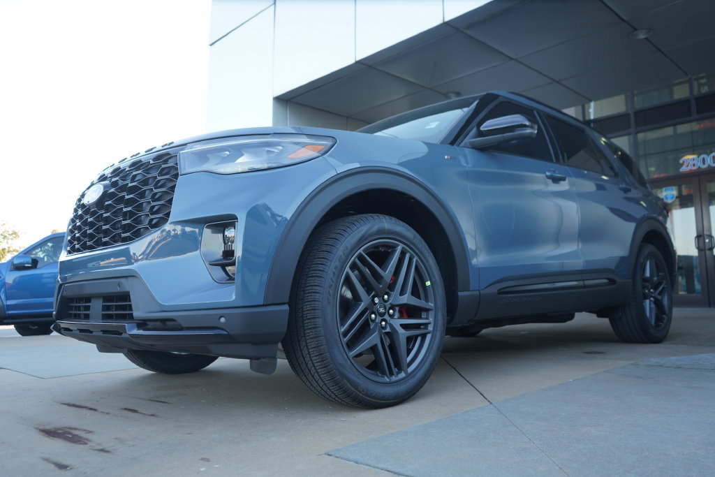 New 2027 Ford Explorer ST-Line w/ Premium Package AWD/4WD image 5