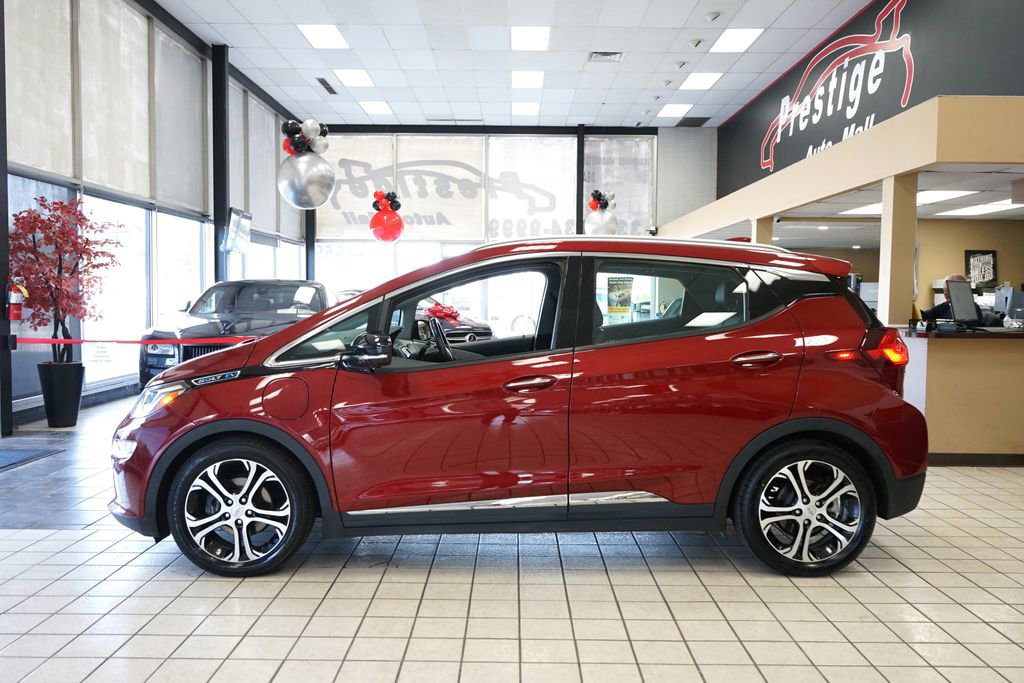 Used 2018 Chevrolet Bolt Premier w/ Driver Confidence II Package FWD image 4