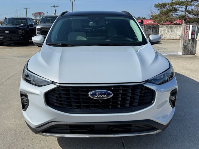 Certified 2025 Ford Escape Platinum w/ Premium Technology Package image 2