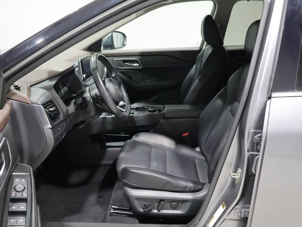 Used 2021 Nissan Rogue SV w/ Premium Package AWD/4WD image 11