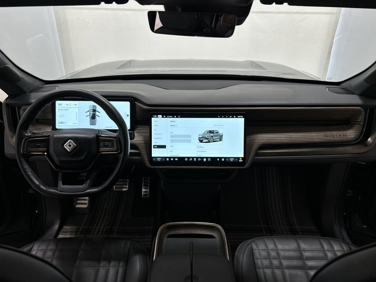 Used 2025 Rivian R1T Premium AWD/4WD image 25