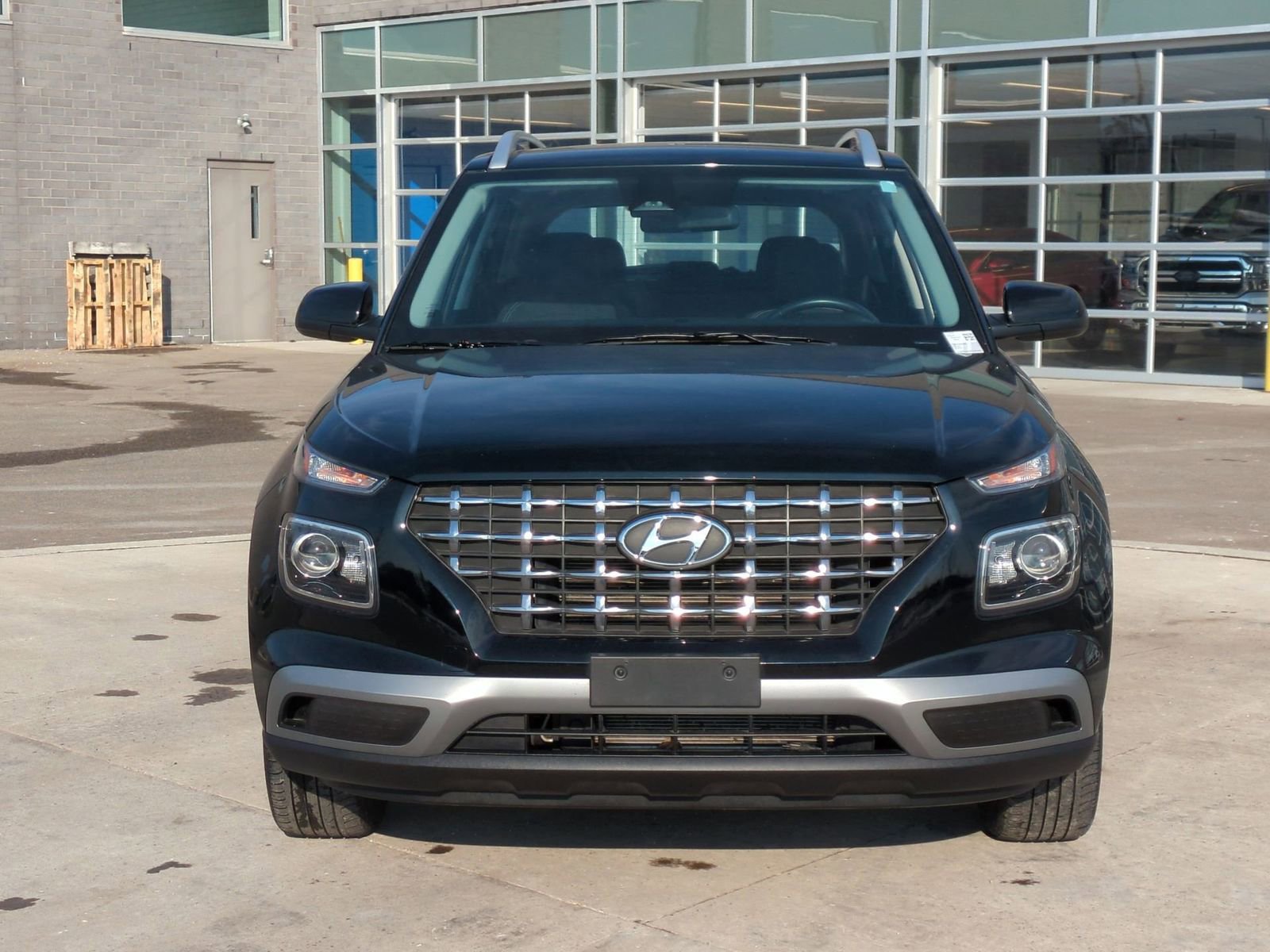 Used 2023 Hyundai Venue SEL image 12