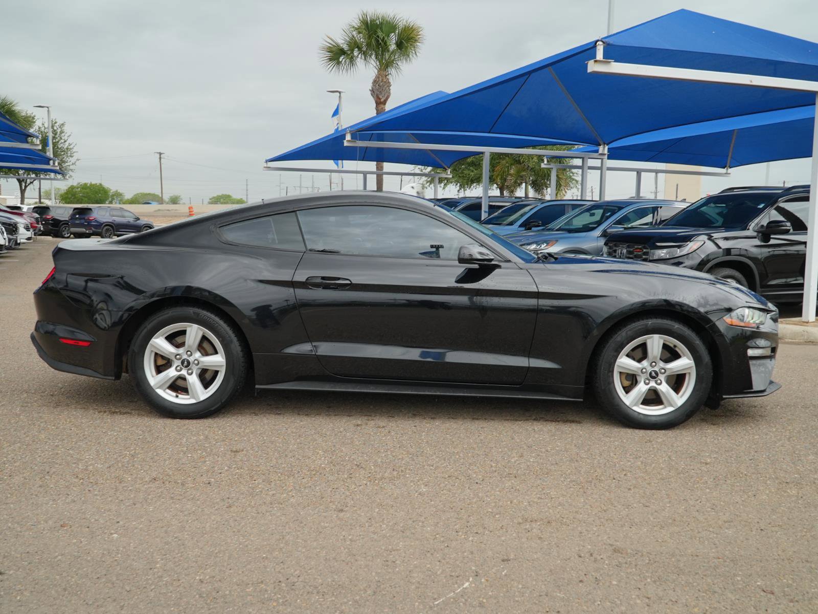 Used 2018 Ford Mustang Coupe image 4