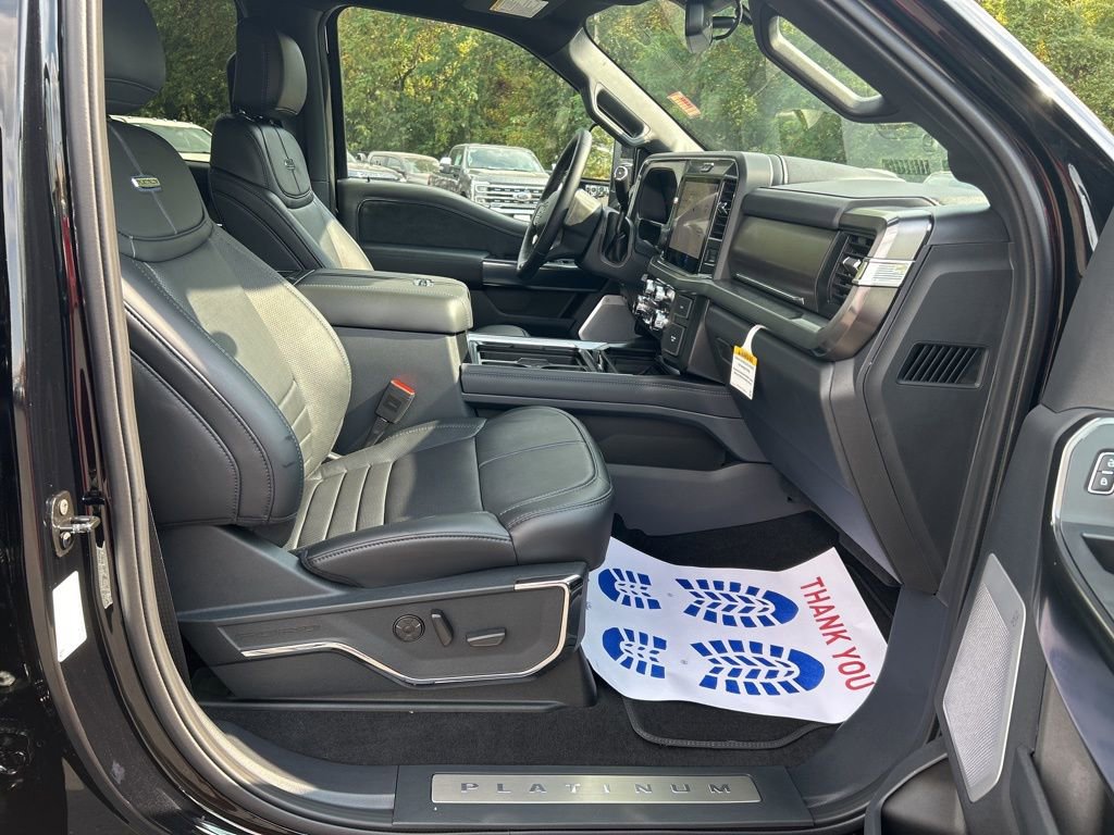 New 2026 Ford F350 Platinum w/ Tremor Off-Road Package image 32