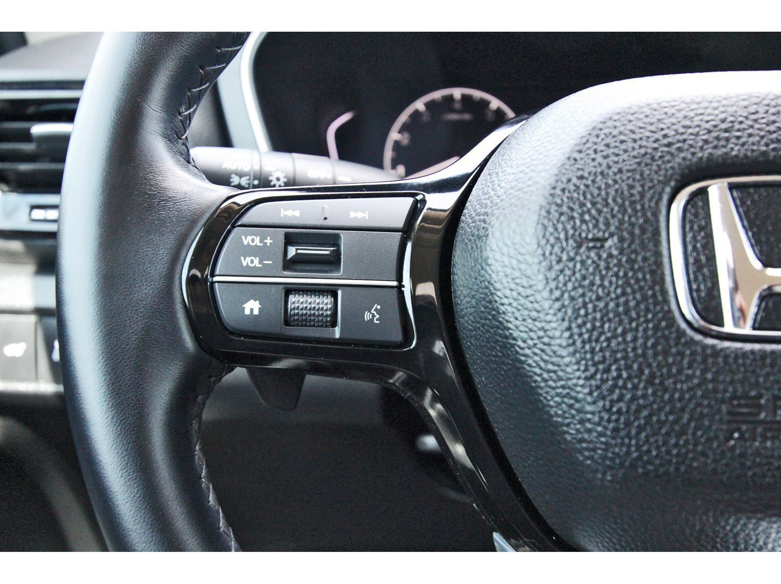 Used 2025 Honda Pilot EX-L image 19