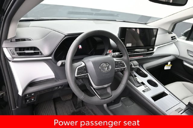 Certified 2026 Toyota Sienna XLE AWD/4WD image 14