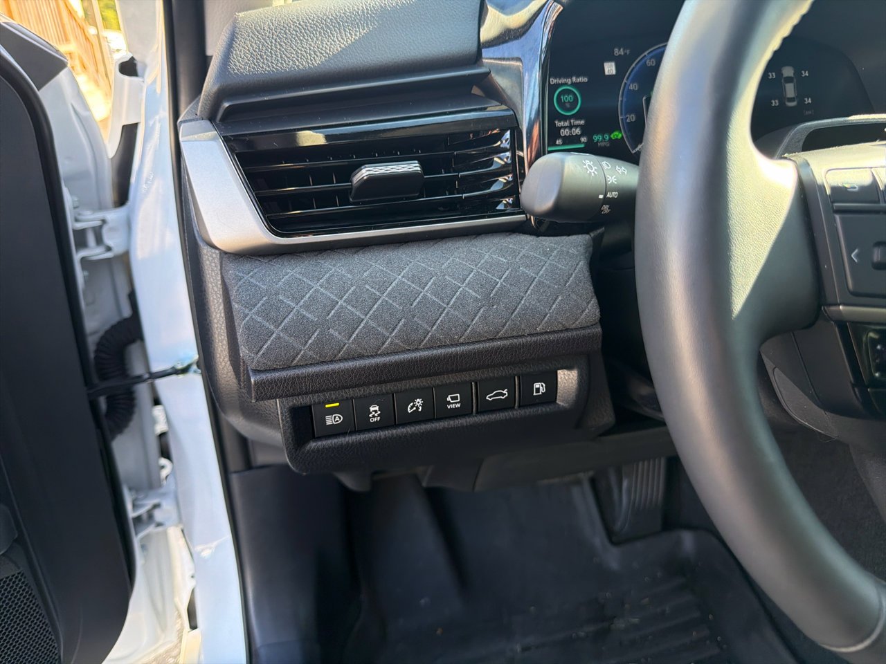 Used 2025 Toyota Camry XLE image 18