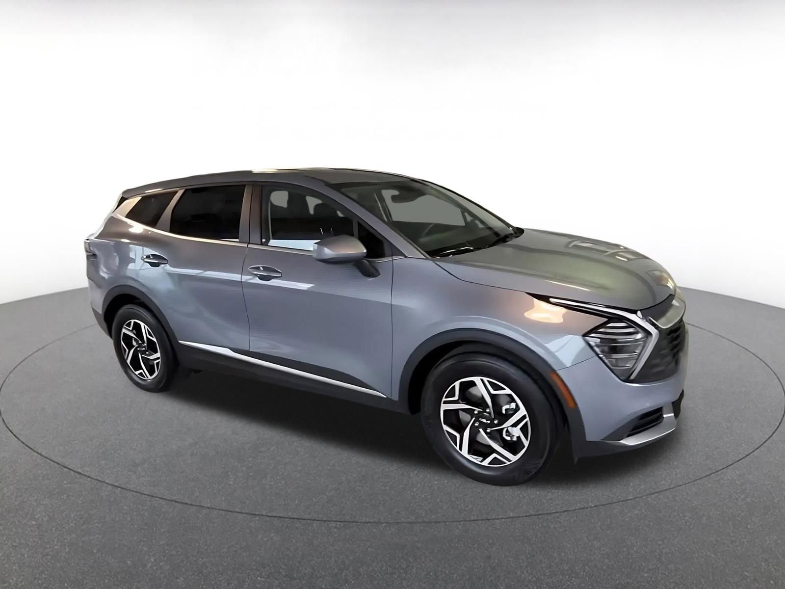 Used 2025 Kia Sportage LX image 5