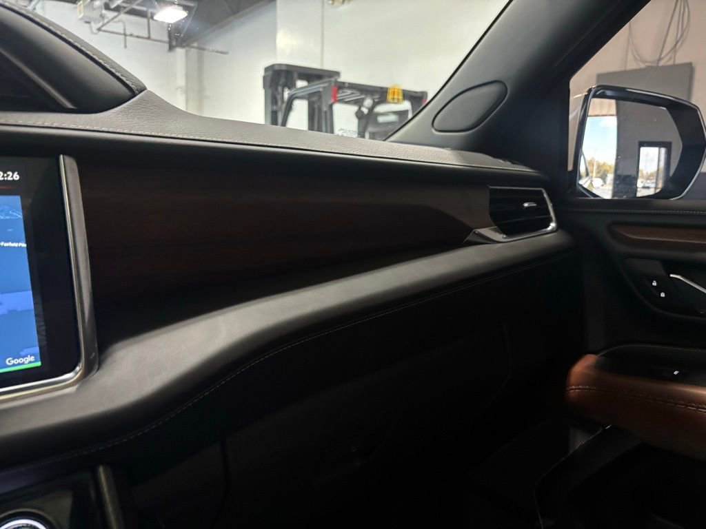 Used 2023 GMC Yukon XL Denali Ultimate image 31