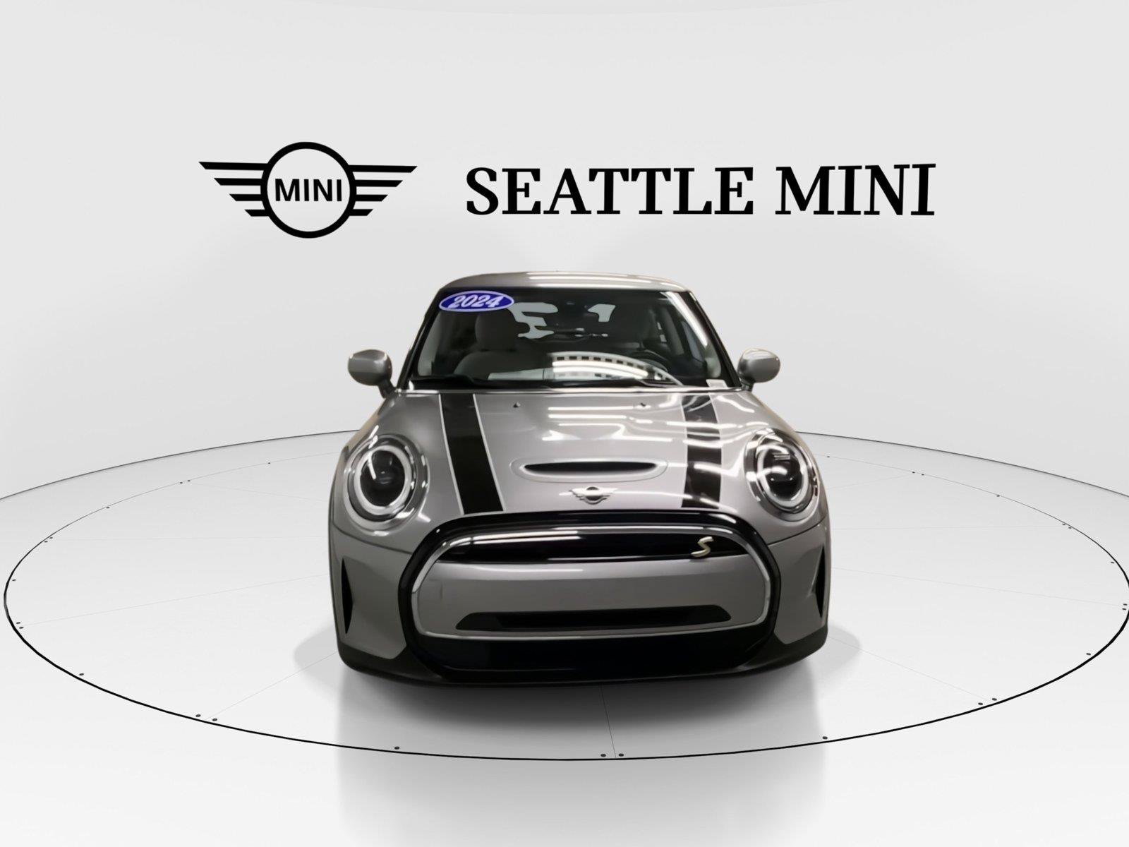 Used 2024 MINI Cooper SE w/ Signature Upholstery Package FWD image 3