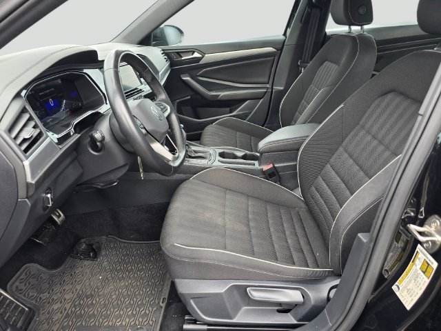 Used 2023 Volkswagen Jetta Sport FWD image 17