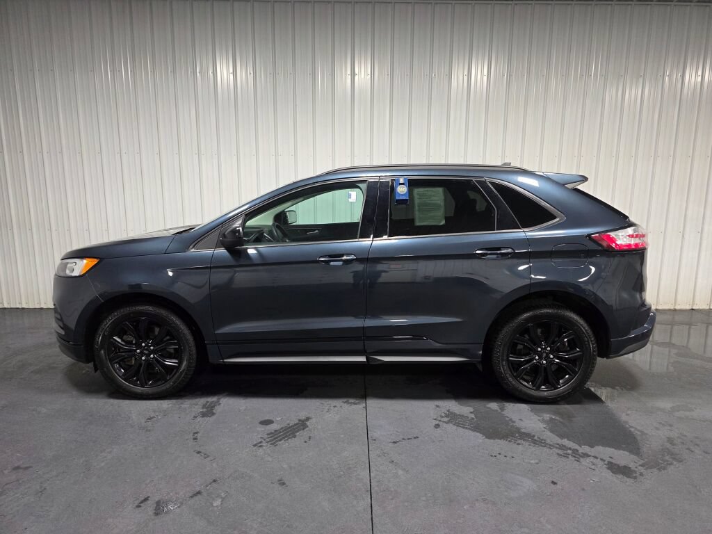 Used 2022 Ford Edge SE w/ Black Appearance Package AWD/4WD image 4