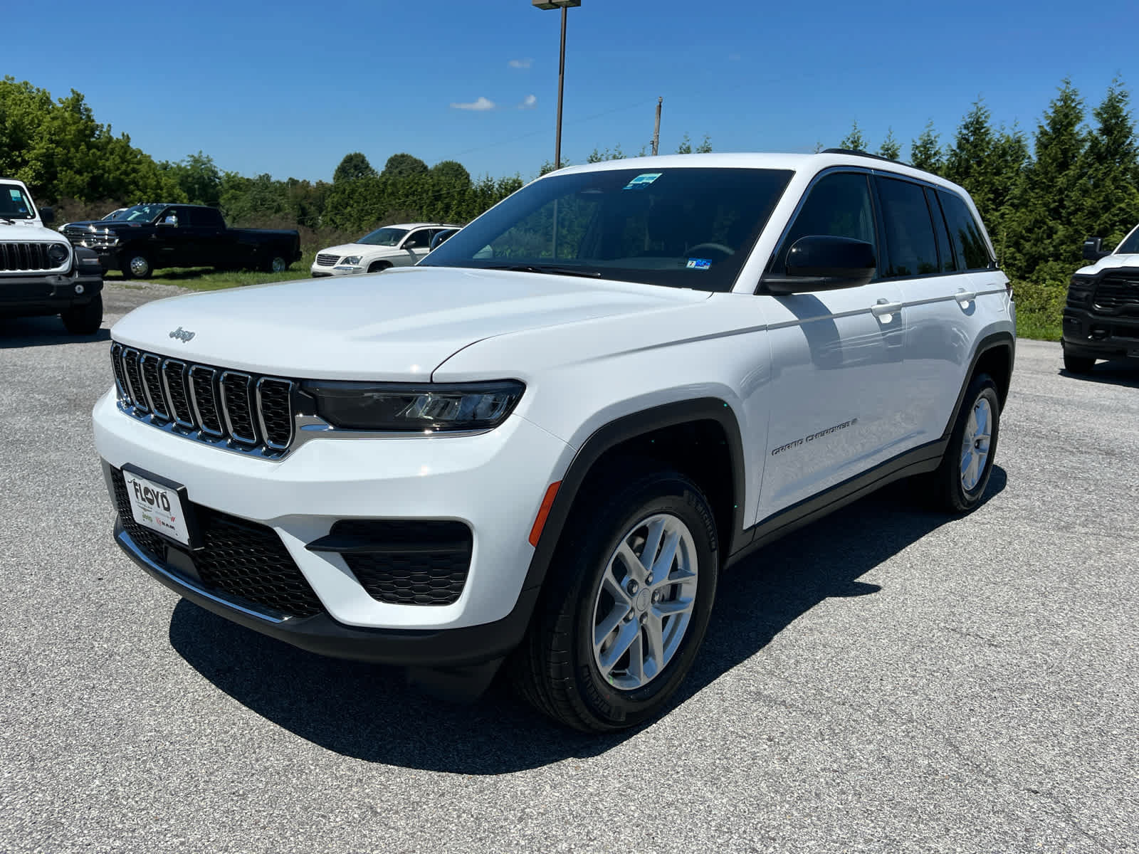New 2026 Jeep Grand Cherokee Laredo AWD/4WD image 7