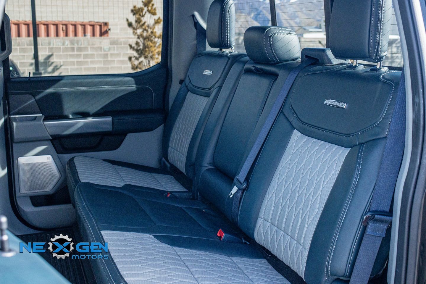 Used 2023 Ford F350 Limited w/ FX4 Off-Road Package image 27