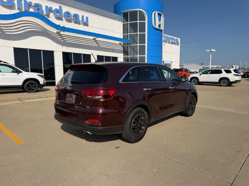 Used 2019 Kia Sorento LX FWD image 2
