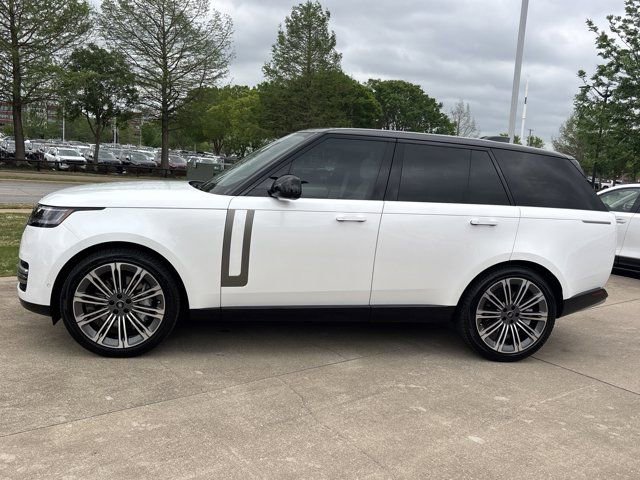 Used 2024 Land Rover Range Rover SE image 11