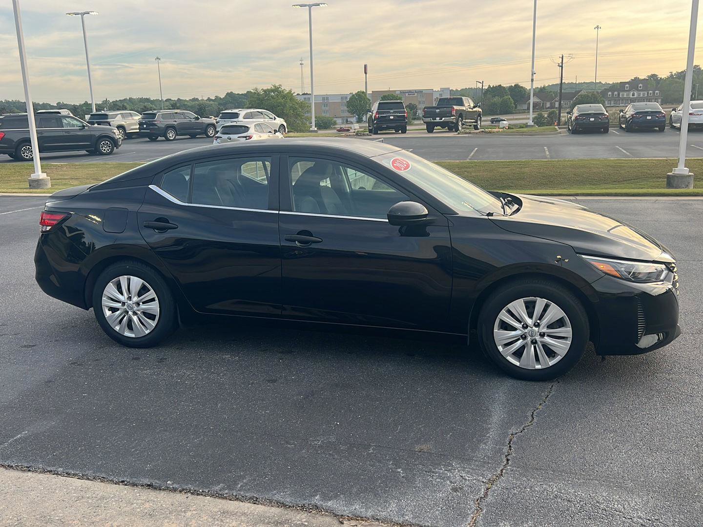 Used 2024 Nissan Sentra S image 7