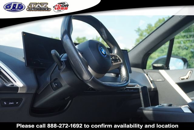 Used 2022 BMW iX xDrive50 w/ Sport Package AWD/4WD image 10