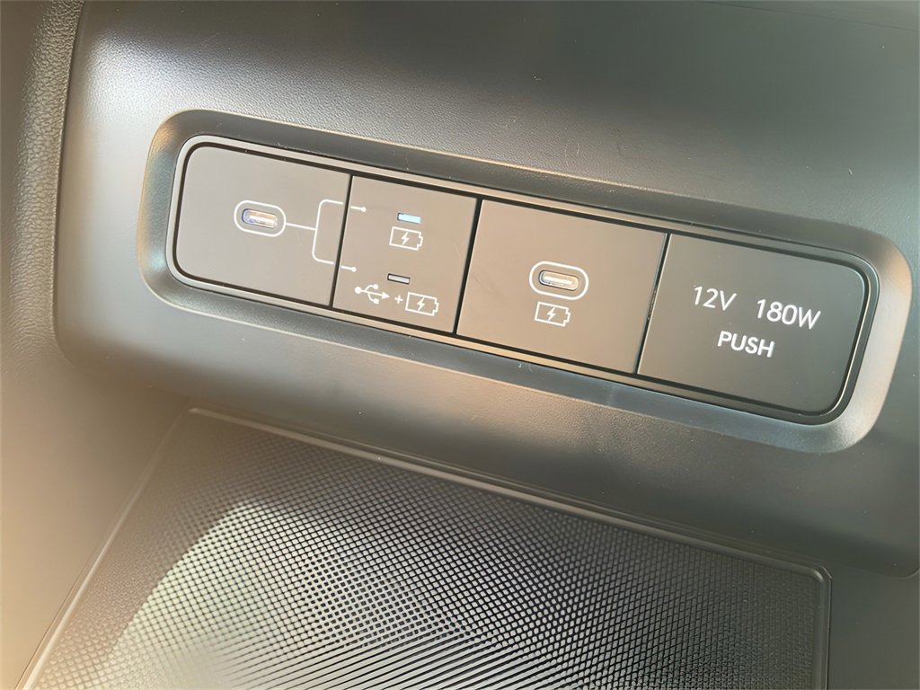 New 2025 Hyundai Tucson Limited image 31