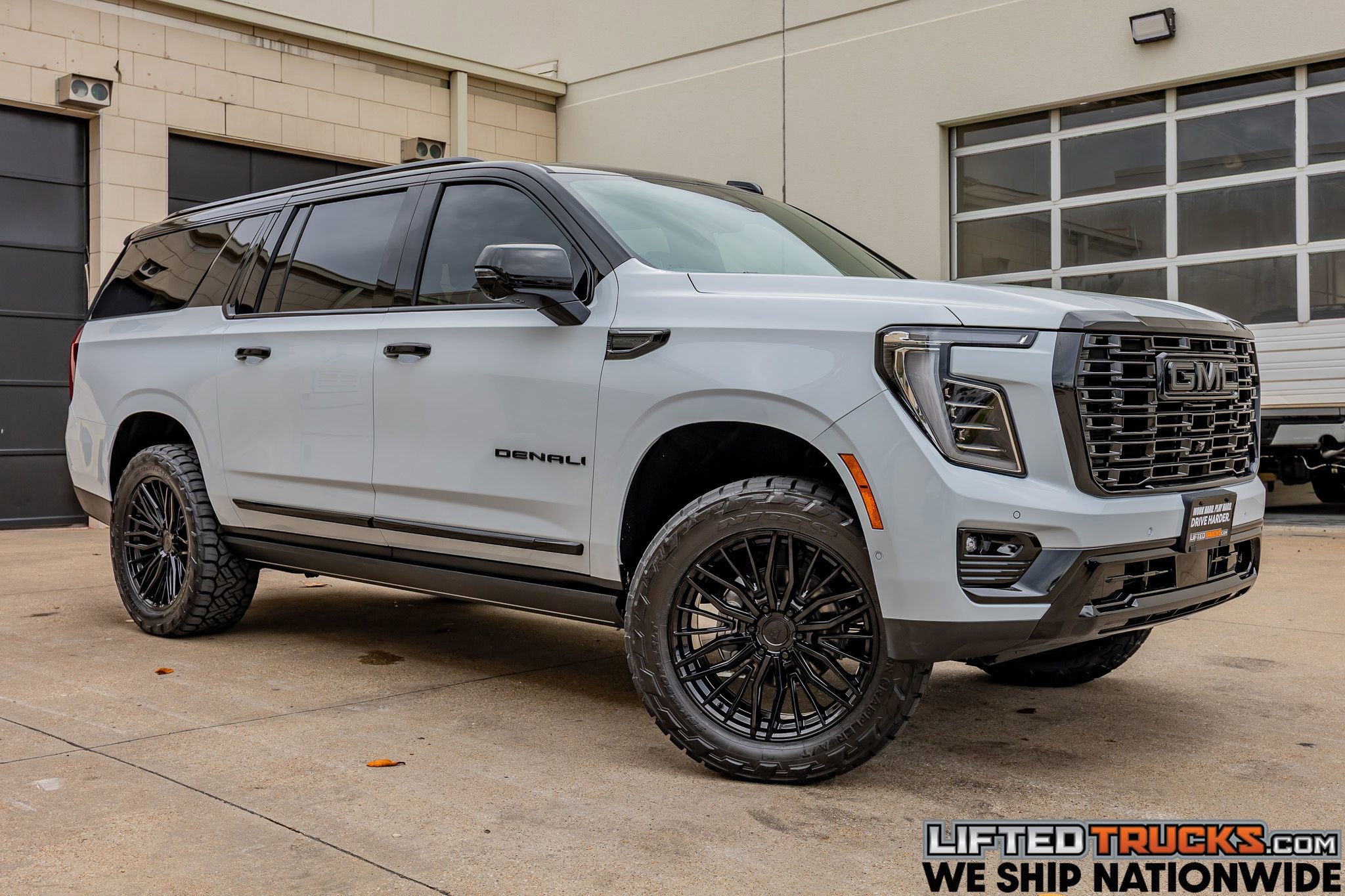 Used 2026 GMC Yukon XL Denali Ultimate AWD/4WD image 1