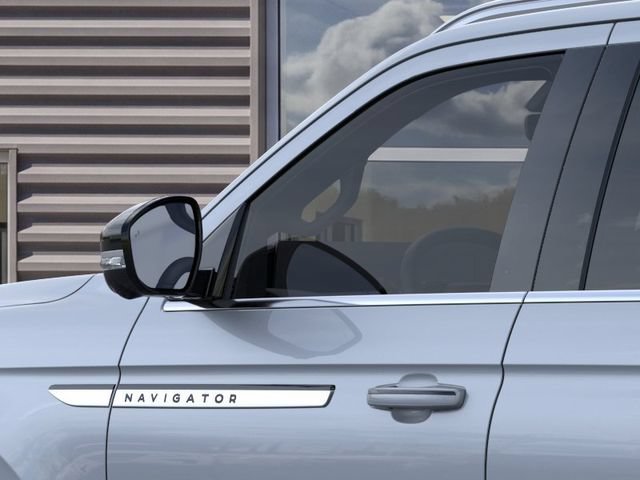 New 2026 Lincoln Navigator L Premier AWD/4WD image 20