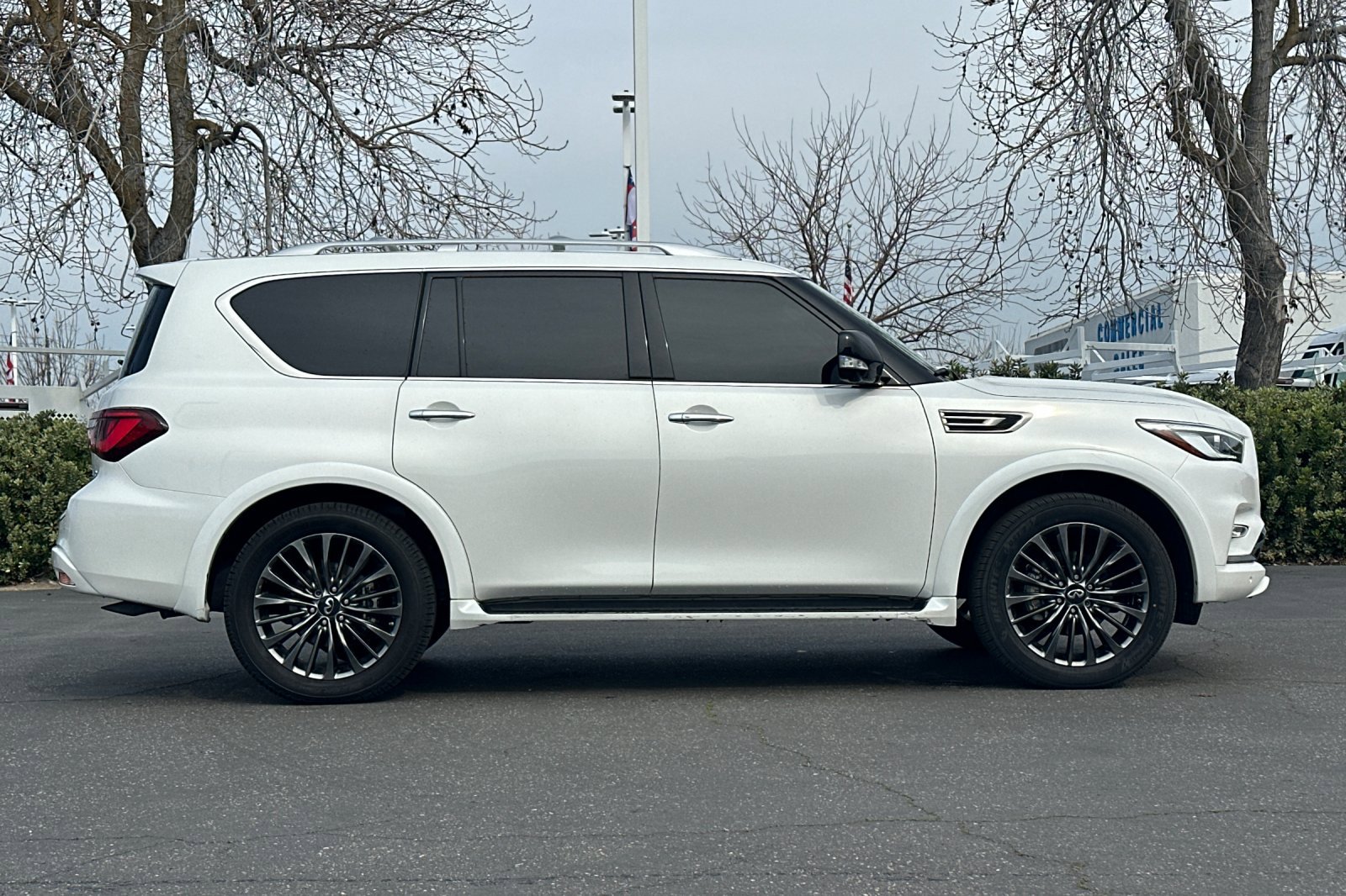 Used 2022 INFINITI QX80 Premium Select w/ Cargo Package image 3