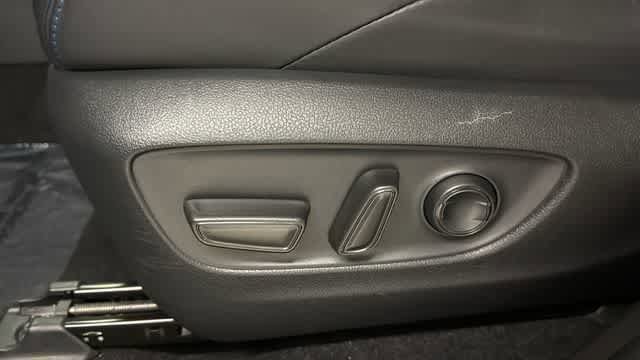 Used 2023 Toyota RAV4 XSE AWD/4WD image 14