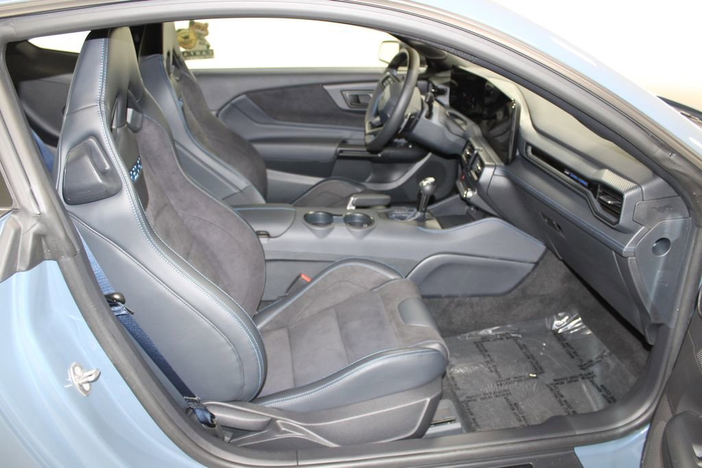 Used 2025 Ford Mustang Dark Horse image 23