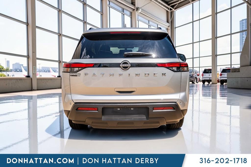 Used 2025 Nissan Pathfinder SV FWD image 31