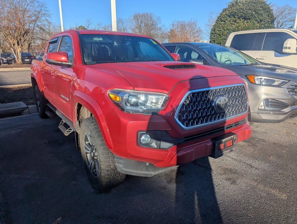 Used 2018 Toyota Tacoma TRD Sport image 3