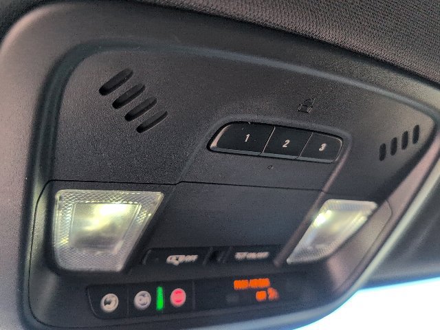 Used 2022 Chevrolet Traverse Premier w/ LPO, Floor Liner Package FWD image 30