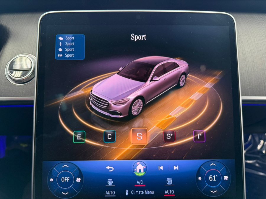 Used 2022 Mercedes-Benz S 580 4MATIC Sedan w/ AMG Line Package image 60