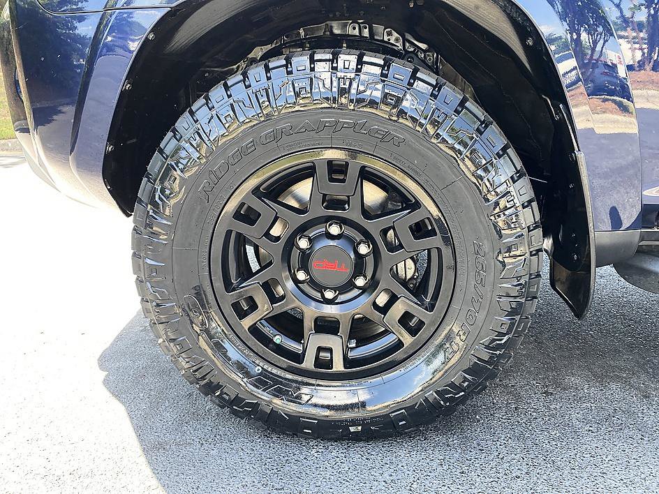 Certified 2023 Toyota 4Runner TRD Off-Road Premium w/ Moonroof Package AWD/4WD image 8