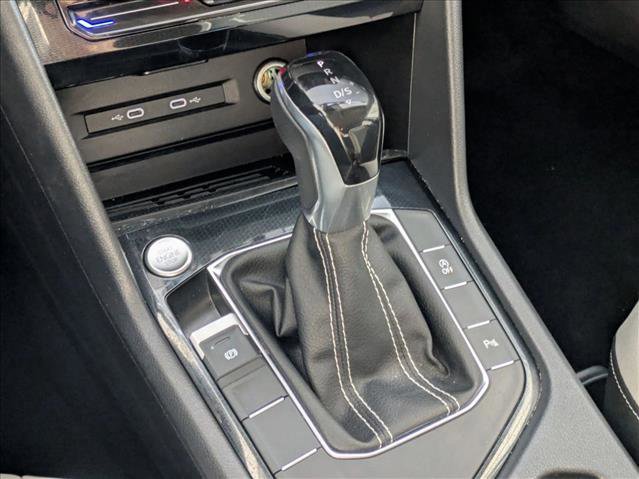 Used 2025 Volkswagen Taos SE image 12