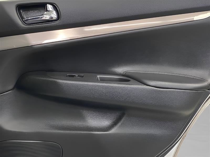 Used 2013 INFINITI G37 x w/ Premium Pkg AWD/4WD image 13