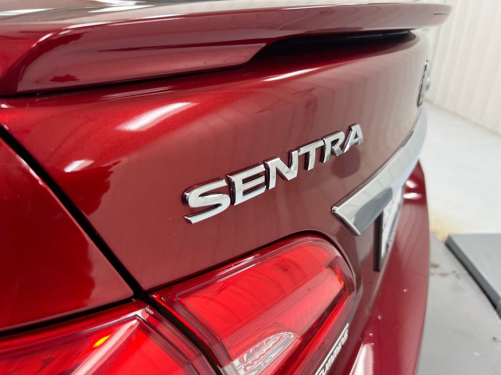 Used 2019 Nissan Sentra SR image 25