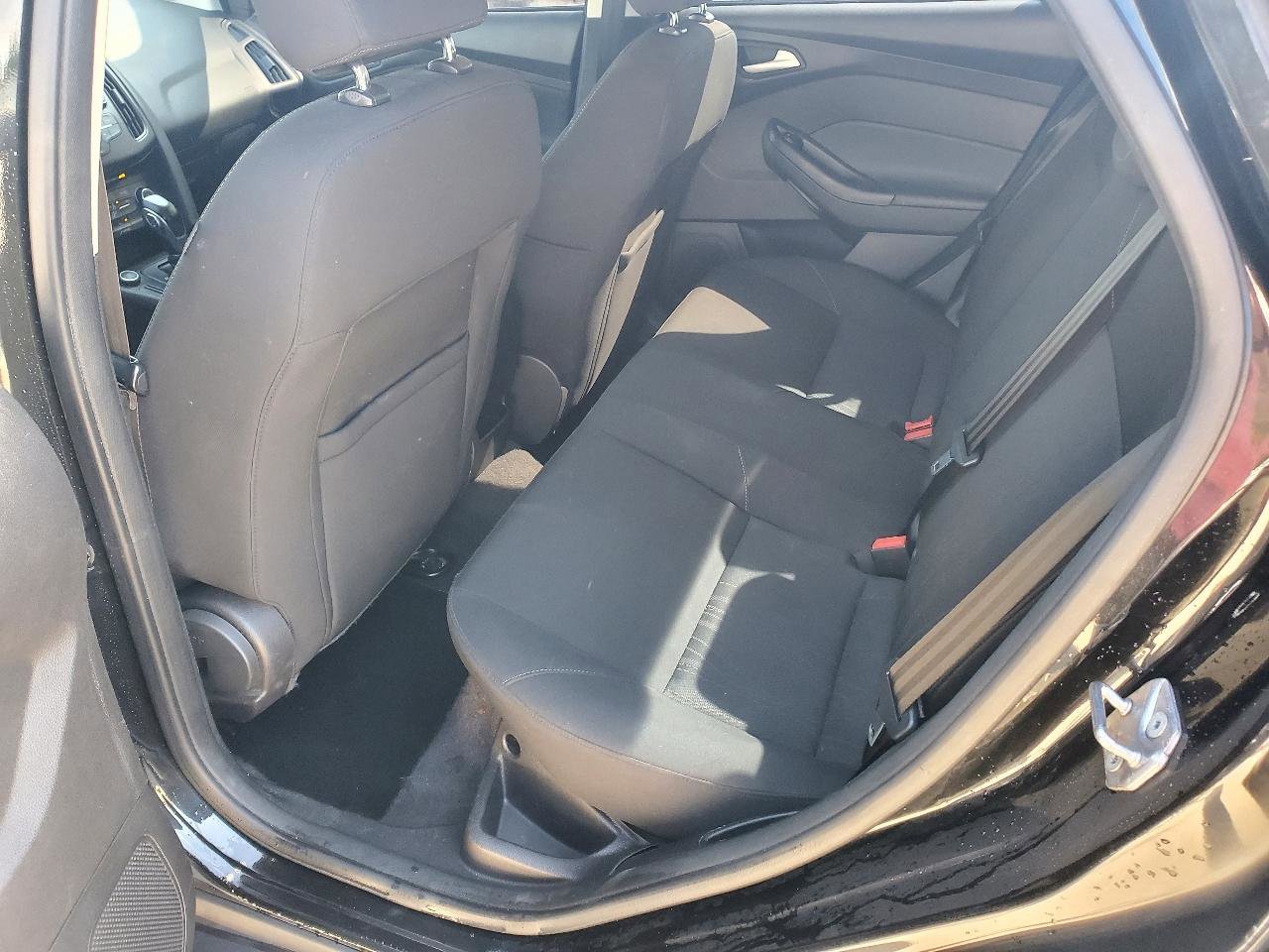 Used 2015 Ford Focus SE image 12