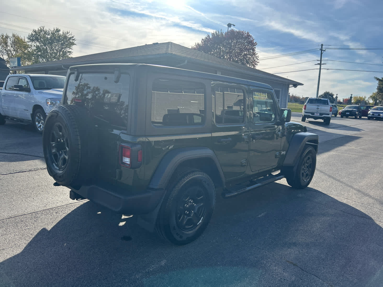 Used 2021 Jeep Wrangler Unlimited Sport AWD/4WD image 3