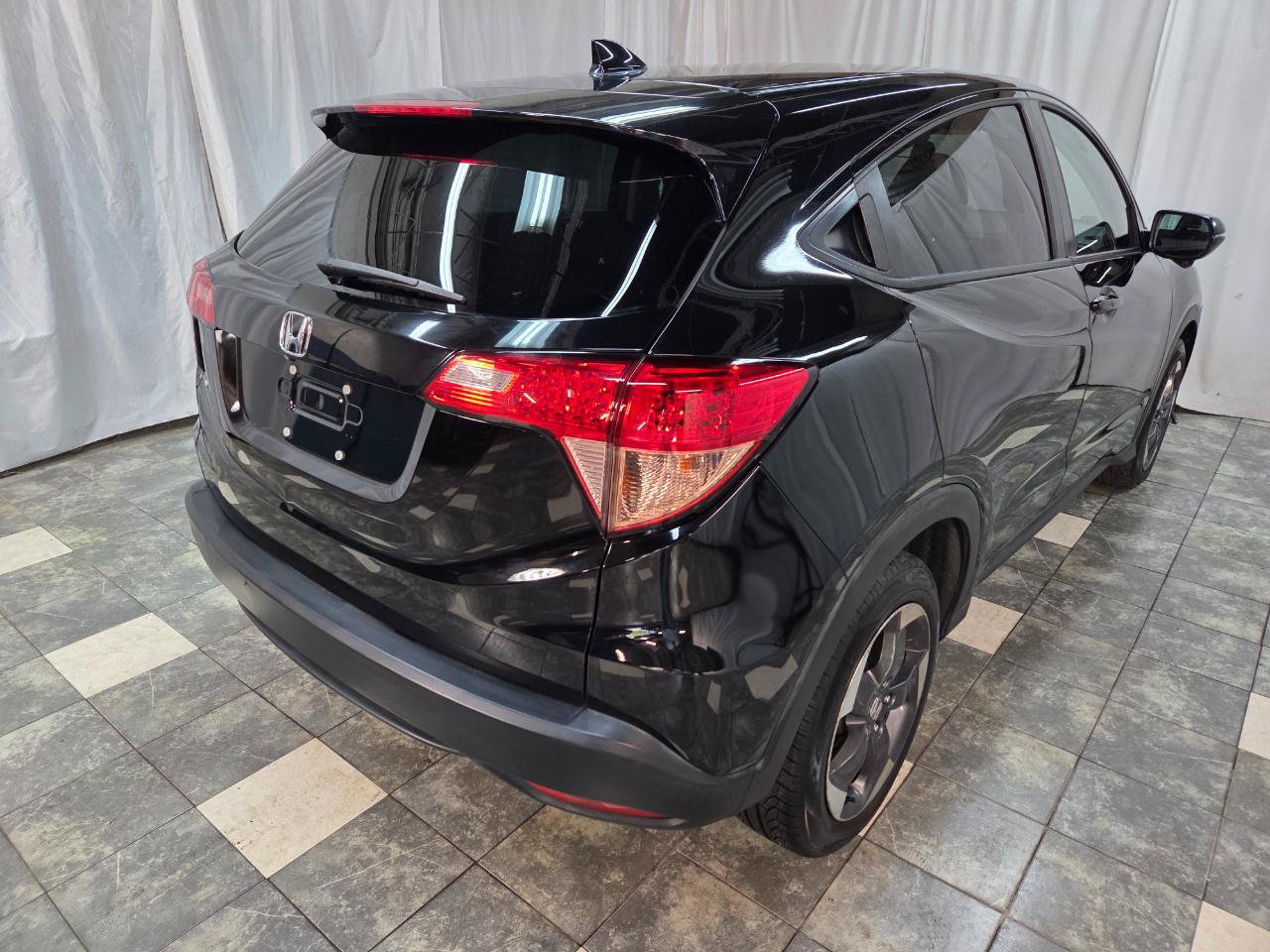 Used 2018 Honda HR-V EX image 5
