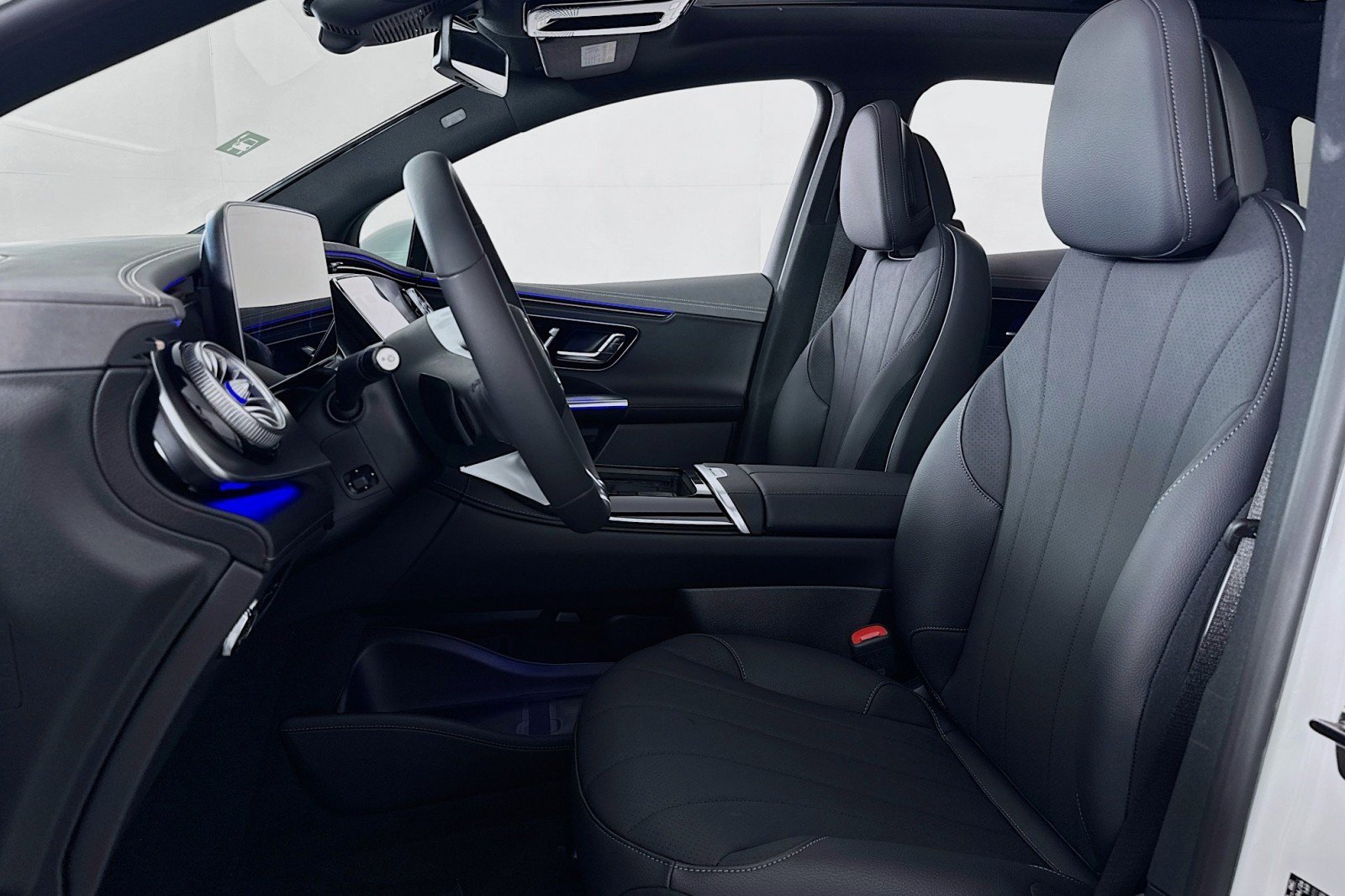 New 2026 Mercedes-Benz EQE 320 4MATIC SUV image 15