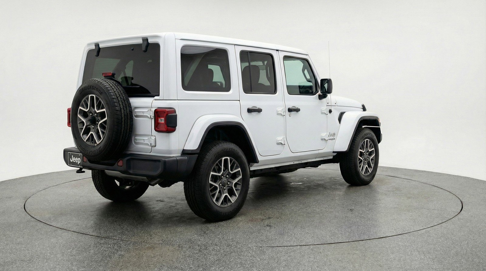 Used 2025 Jeep Wrangler Sahara image 9