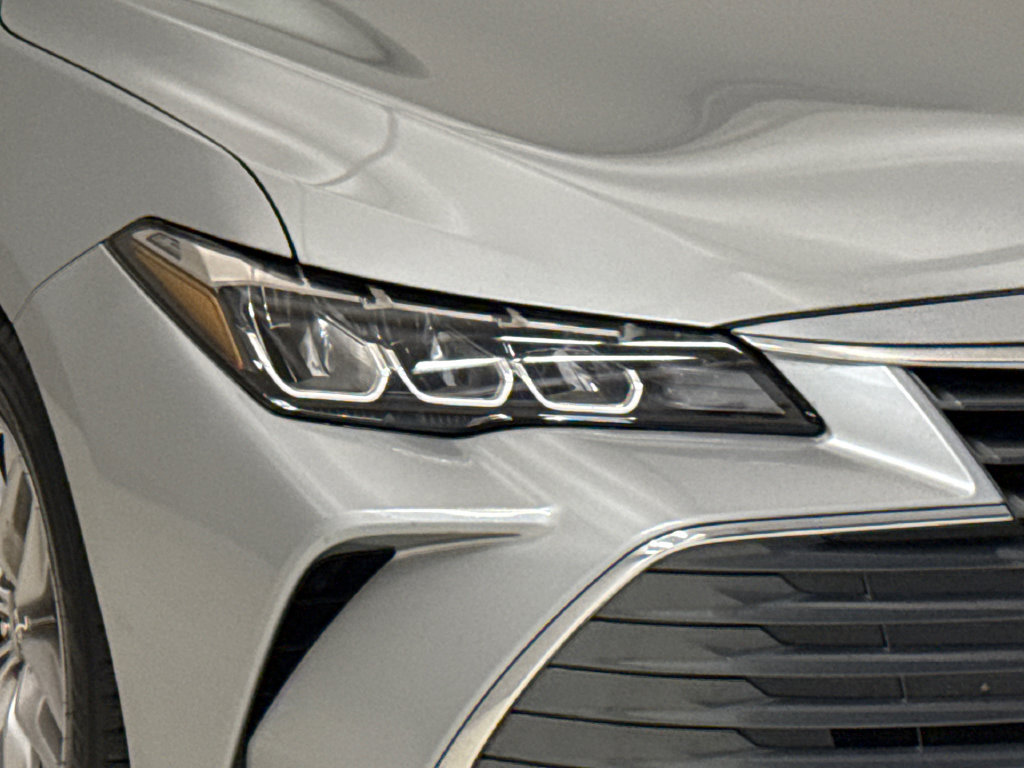 Used 2020 Toyota Avalon XLE FWD image 5