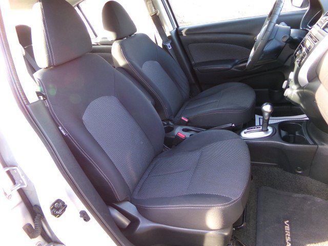 Used 2014 Nissan Versa SV FWD image 11