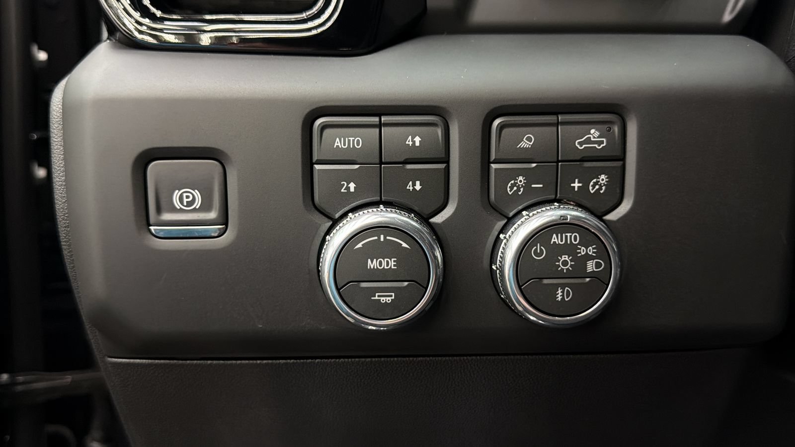 Used 2026 GMC Sierra 2500 AT4 w/ AT4 Premium Plus Package AWD/4WD image 31