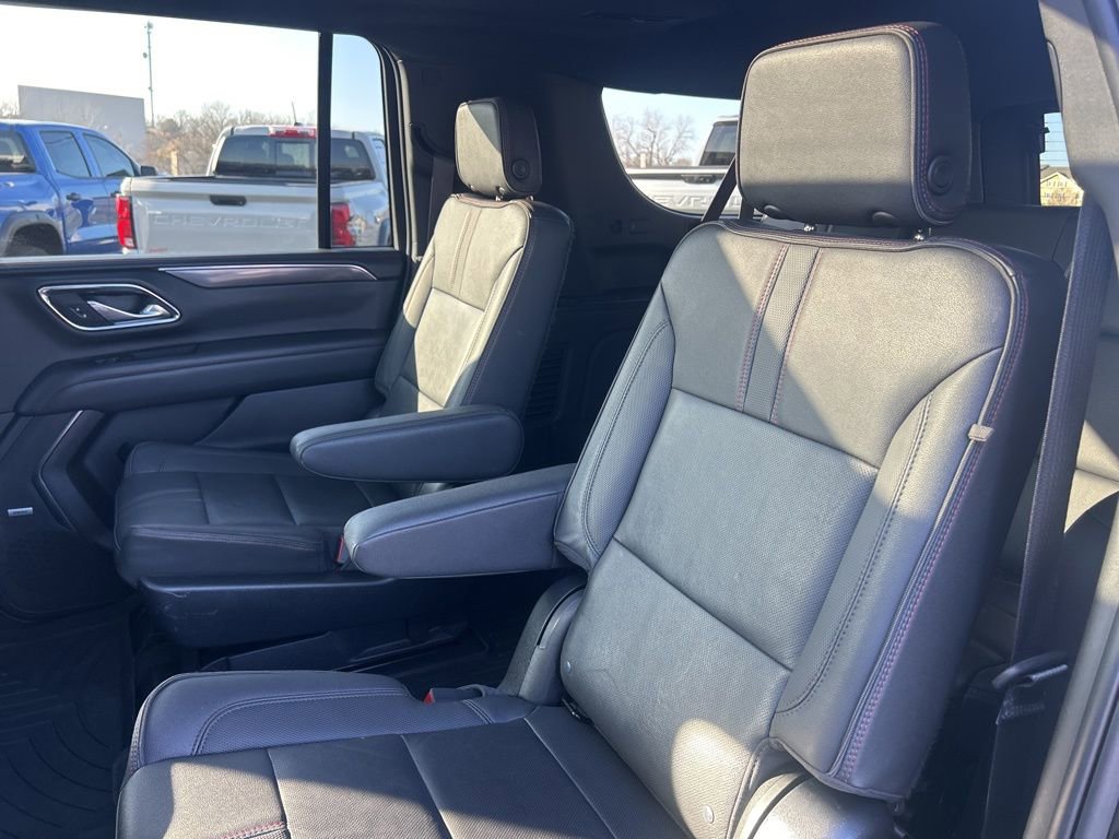 Used 2022 Chevrolet Suburban RST w/ Luxury Package image 41