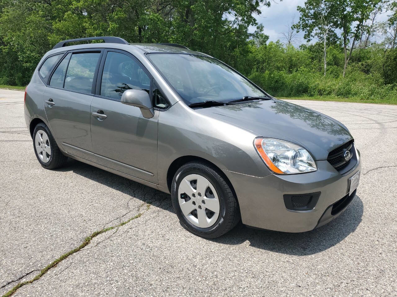 Used 2009 Kia Rondo LX image 8