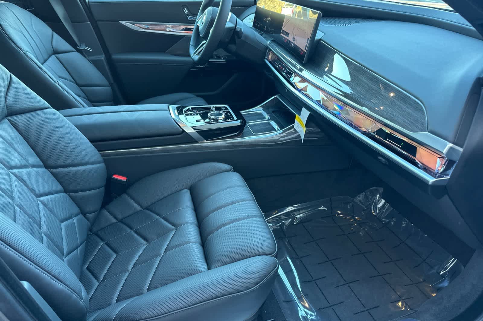 New 2025 BMW i7 eDrive50 w/ M Sport Package RWD image 17