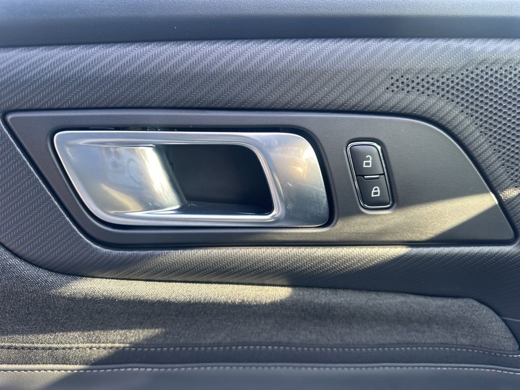 Used 2025 Ford Mustang Coupe image 20